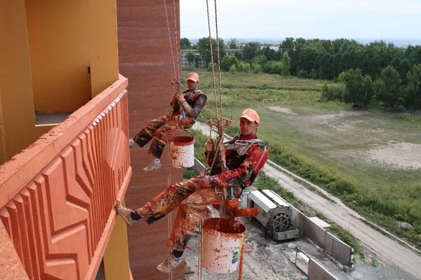 Покраска балкона: защищаем элементы конструкции от разрушения