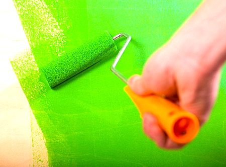 Покраска водоэмульсионной краской – простой способ отделки поверхностей