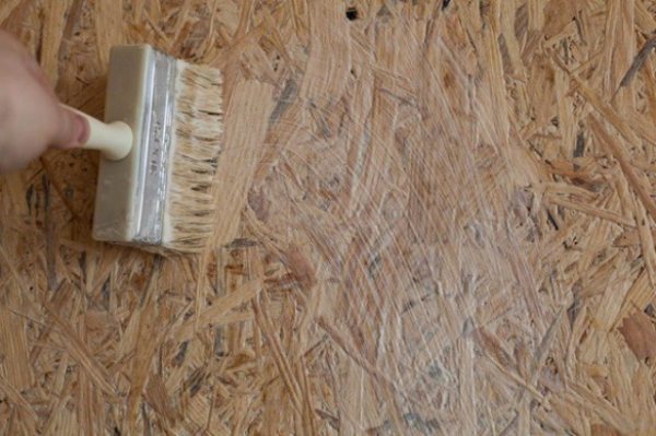 Подготовка и нанесение на потолок из осб лака или краски