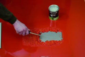 Лучший способ, как снять масляную краску со стен: механическое удаление, как очистить смывкой и можно ли быстро удалить несколько слоев