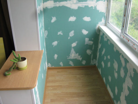 Покраска стен из гипсокартона: материалы и технология