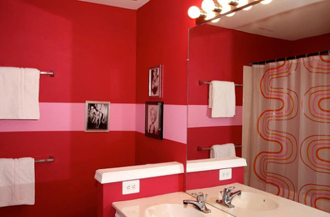 Краска для ванной комнаты при ее ремонте