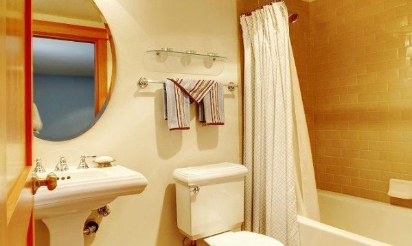 Какой краской покрасить ванную комнату: рассмотрим варианты