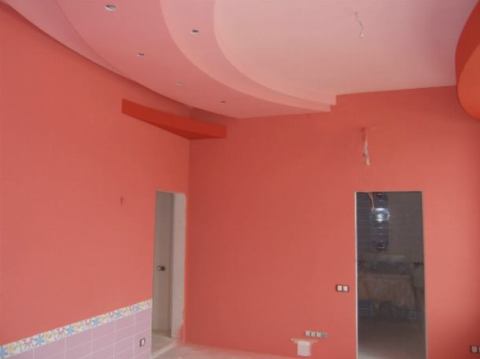Краска для стен и потолка в квартире
